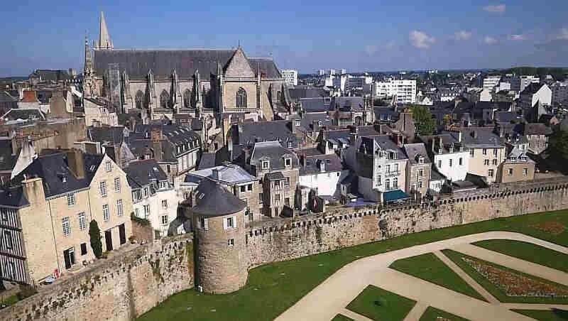 Appartement Fromentin - Parking - Calme - Proche Port